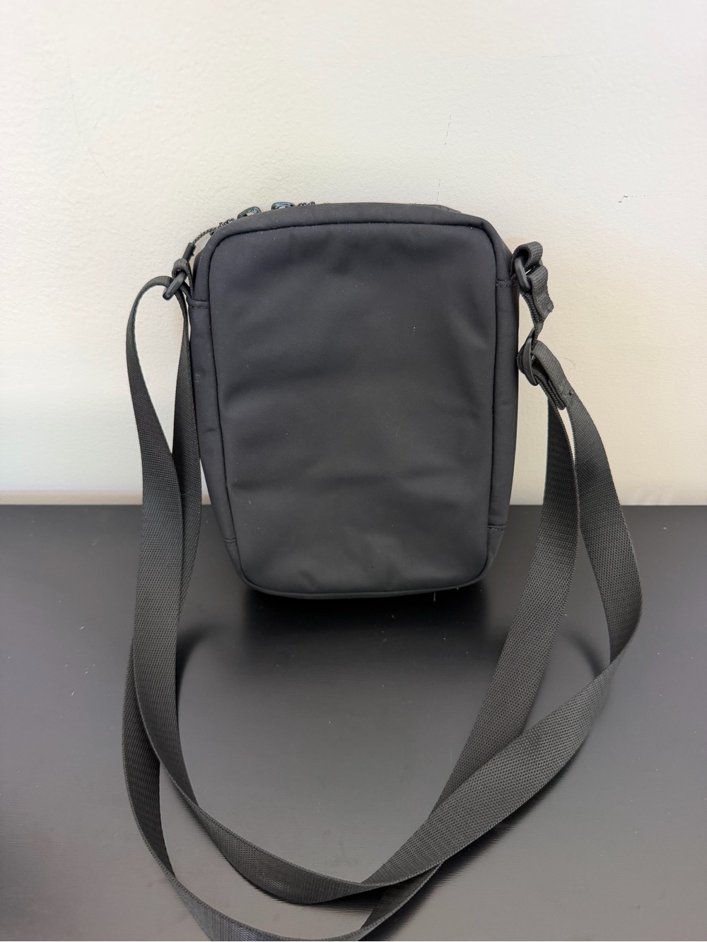 lululemon athletica Black Crossbody Belt Bag - Picture 2 of 6